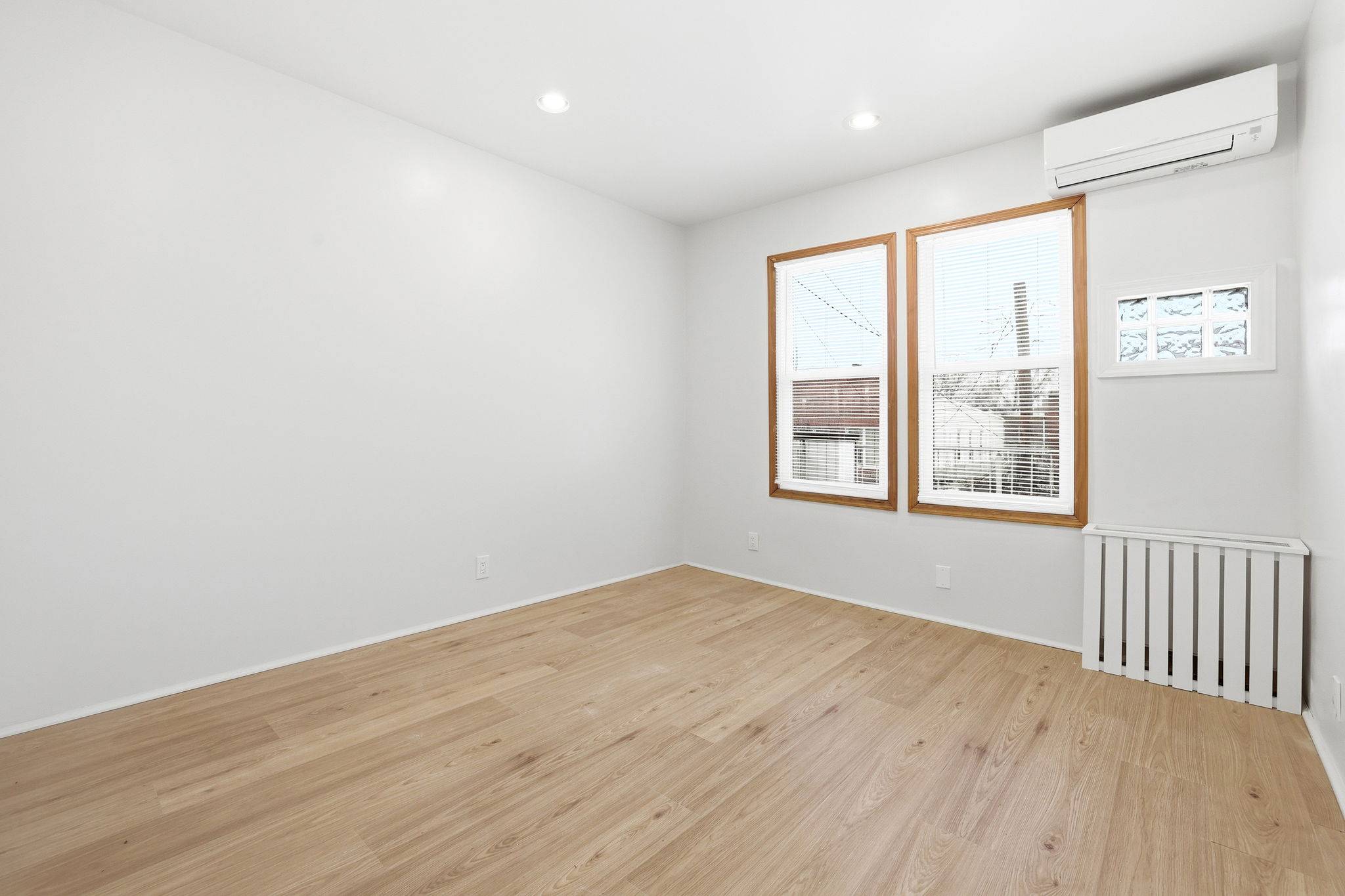 #7 photo, 79-34 68th Avenue, كوينز Middle Village , NY 11379