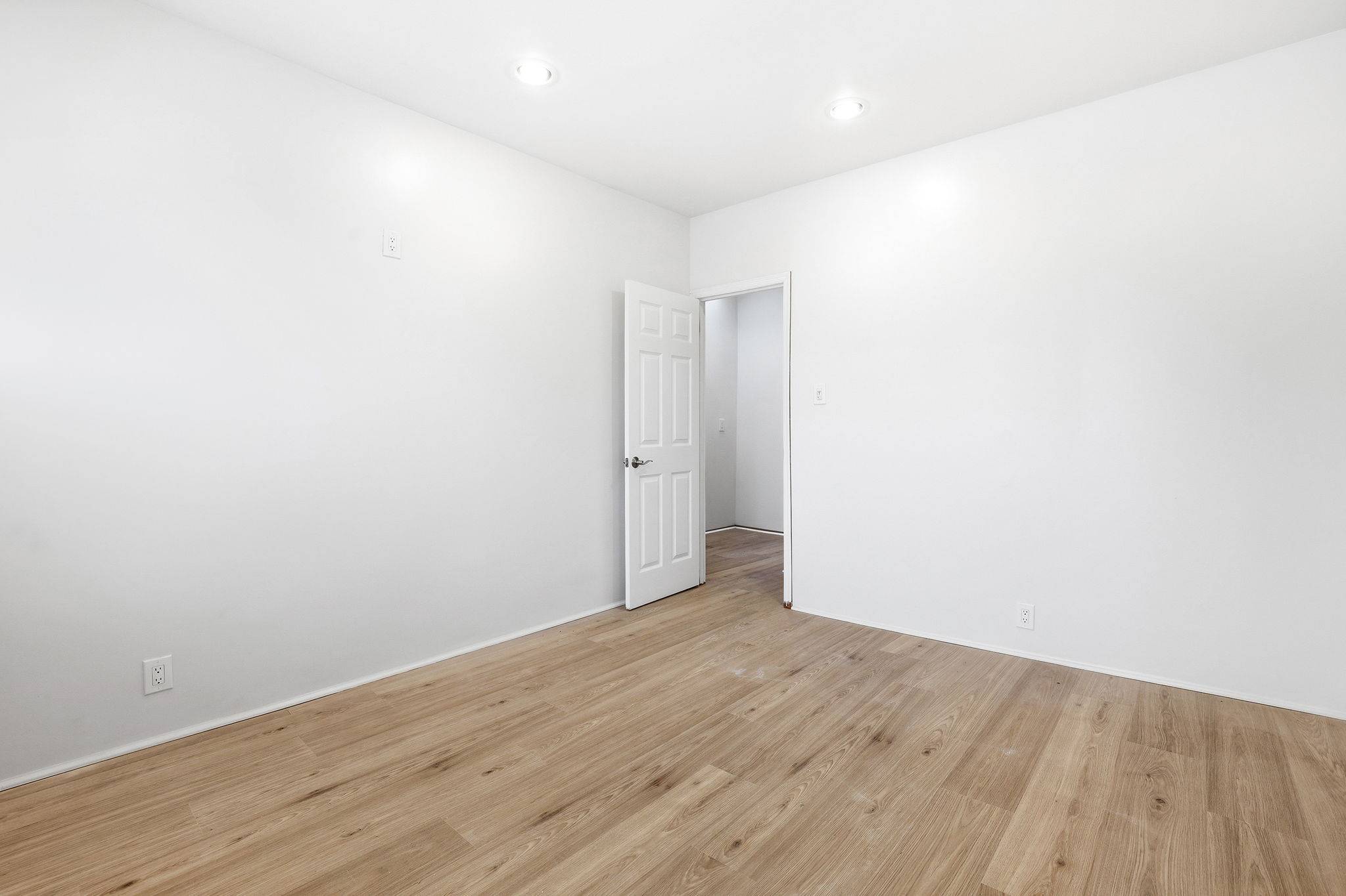 #8 photo, 79-34 68th Avenue, كوينز Middle Village , NY 11379