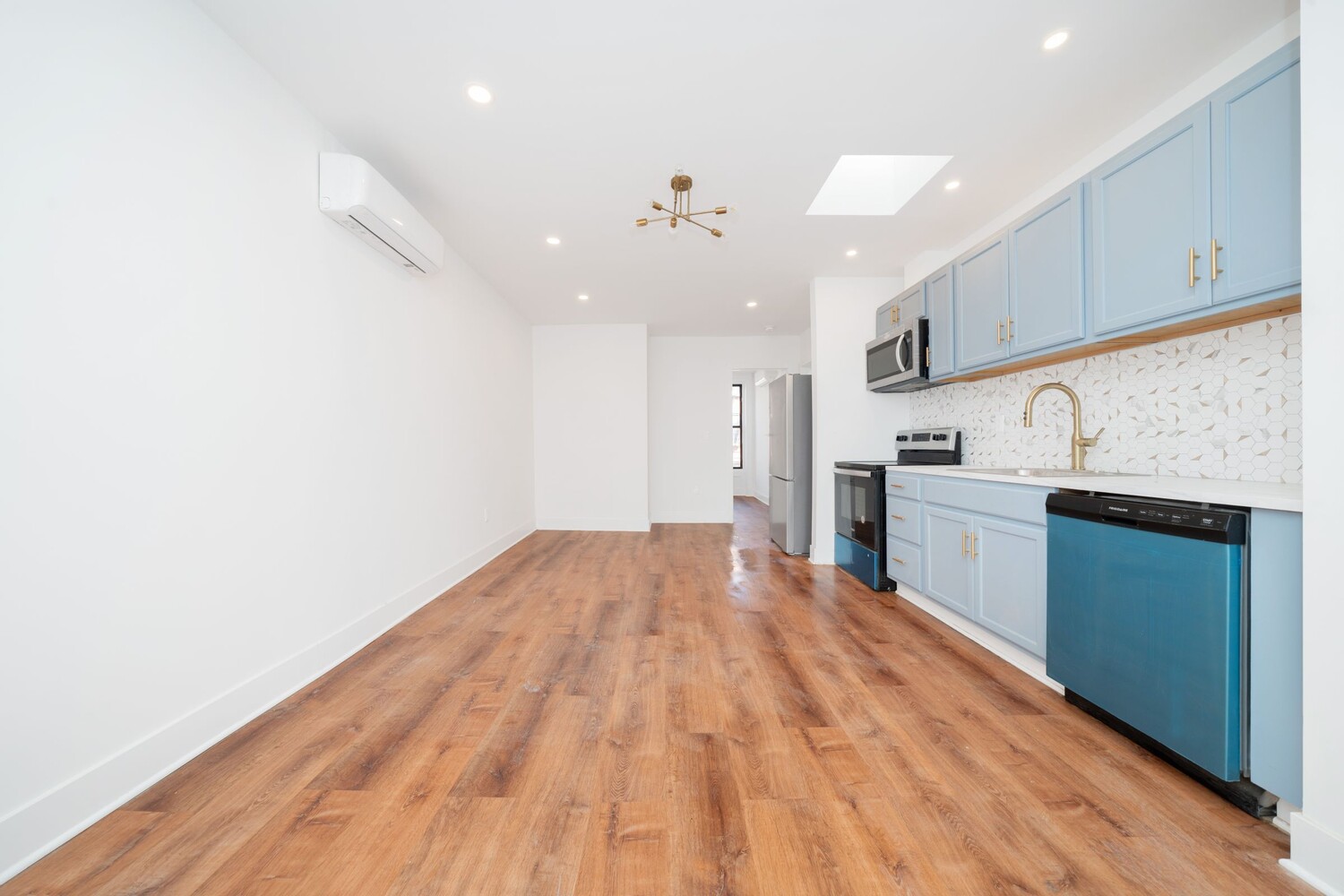 #3 photo, 1179 DEAN Street, ब्रुकलीन Crown Heights , NY 11216