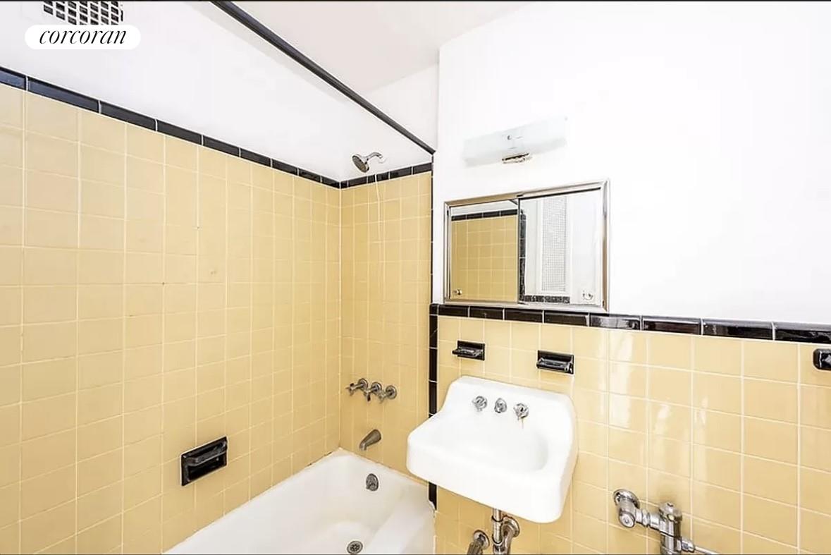 #4 photo, New York City, Yorkville , NY 10128