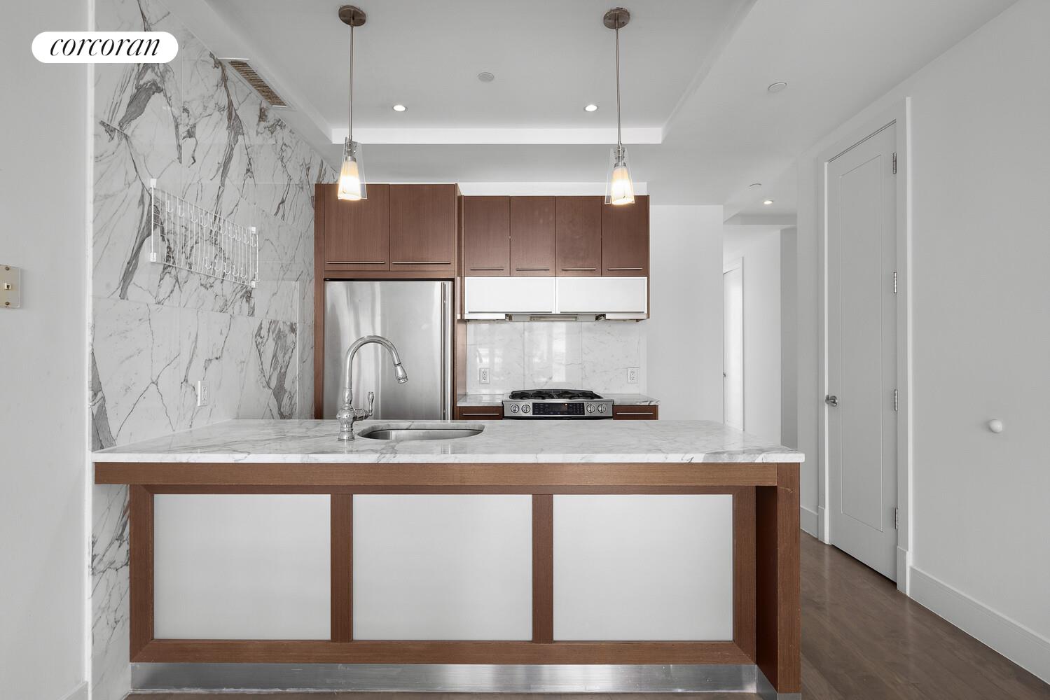 #13 photo, 200 16TH Street, הברונקס Park Slope , NY 11215