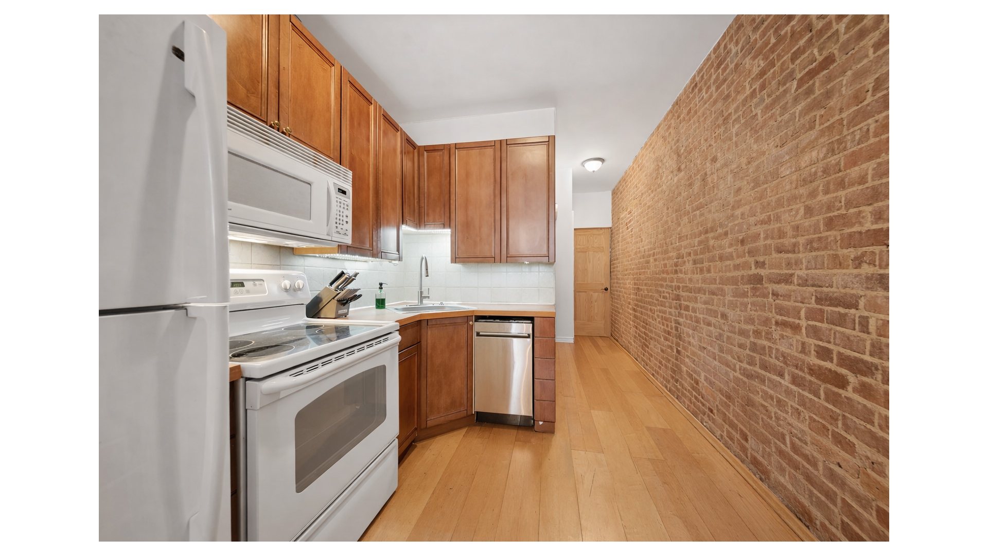 #7 photo, New York City, Yorkville , NY 10128