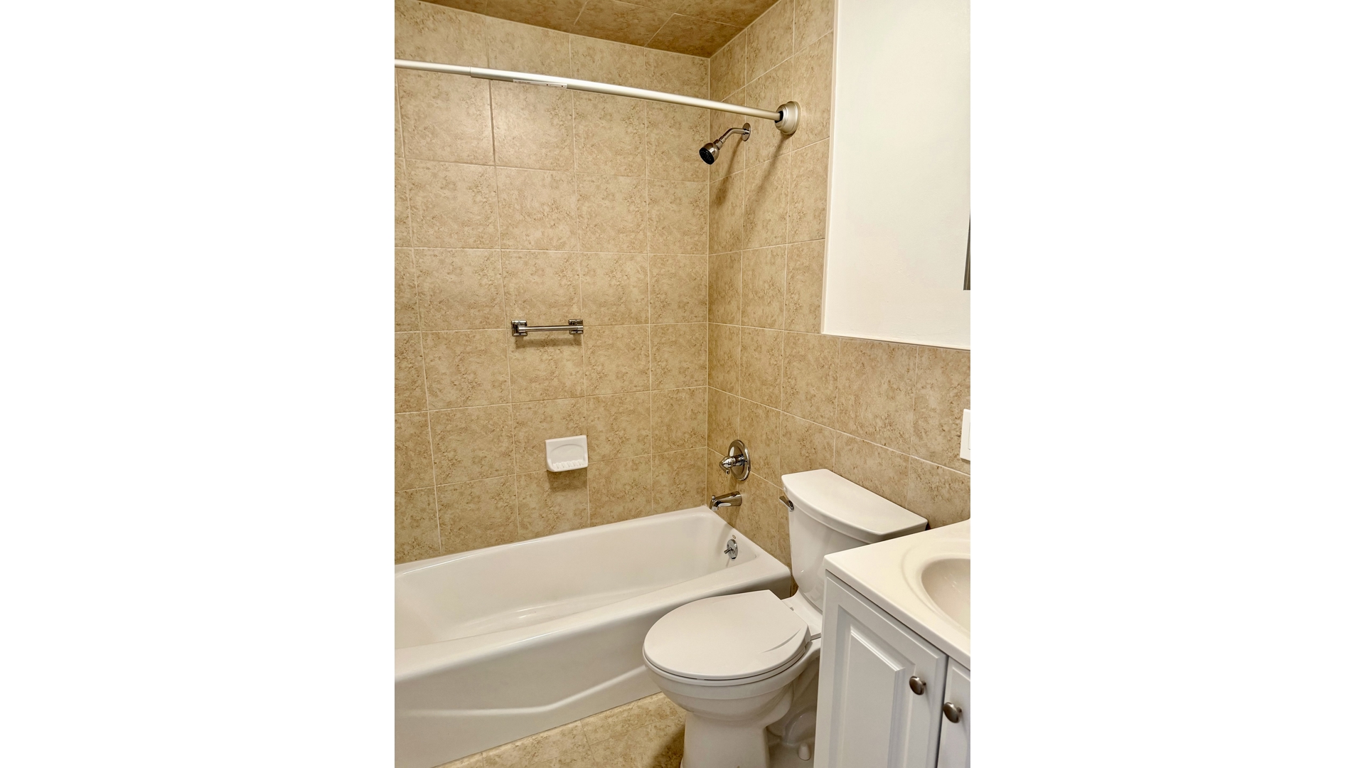 #17 photo, 650 BALTIC Street, הברונקס Park Slope , NY 11217