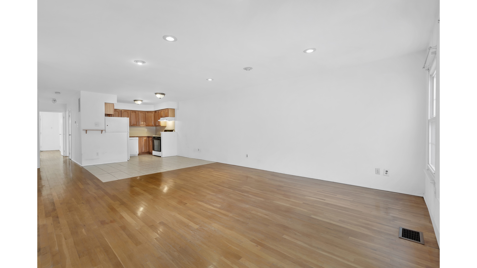 #5 photo, 650 BALTIC Street, הברונקס Park Slope , NY 11217