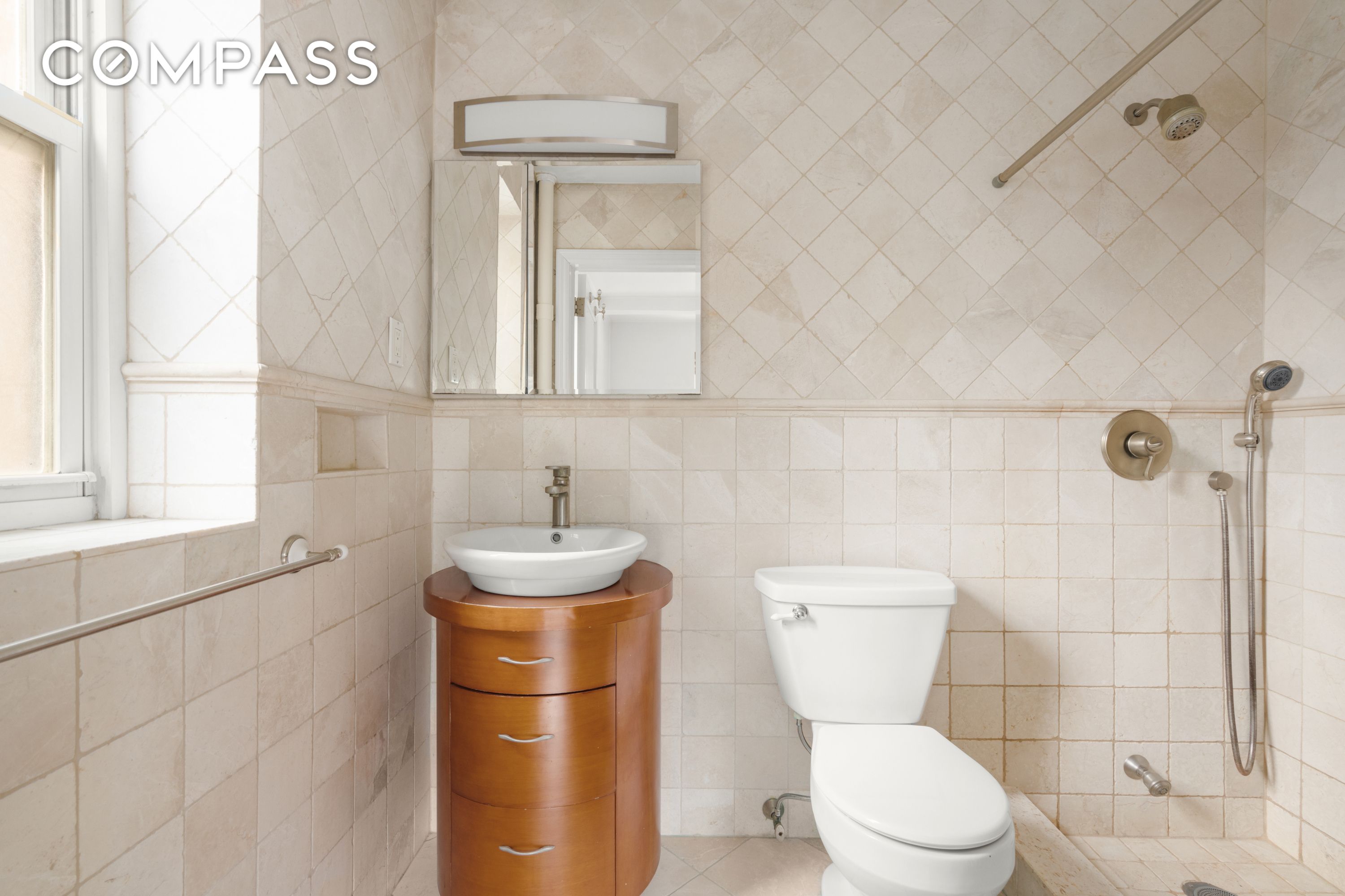 #9 photo, 227 E 57th Street, مانهاتن Midtown East , NY 10022