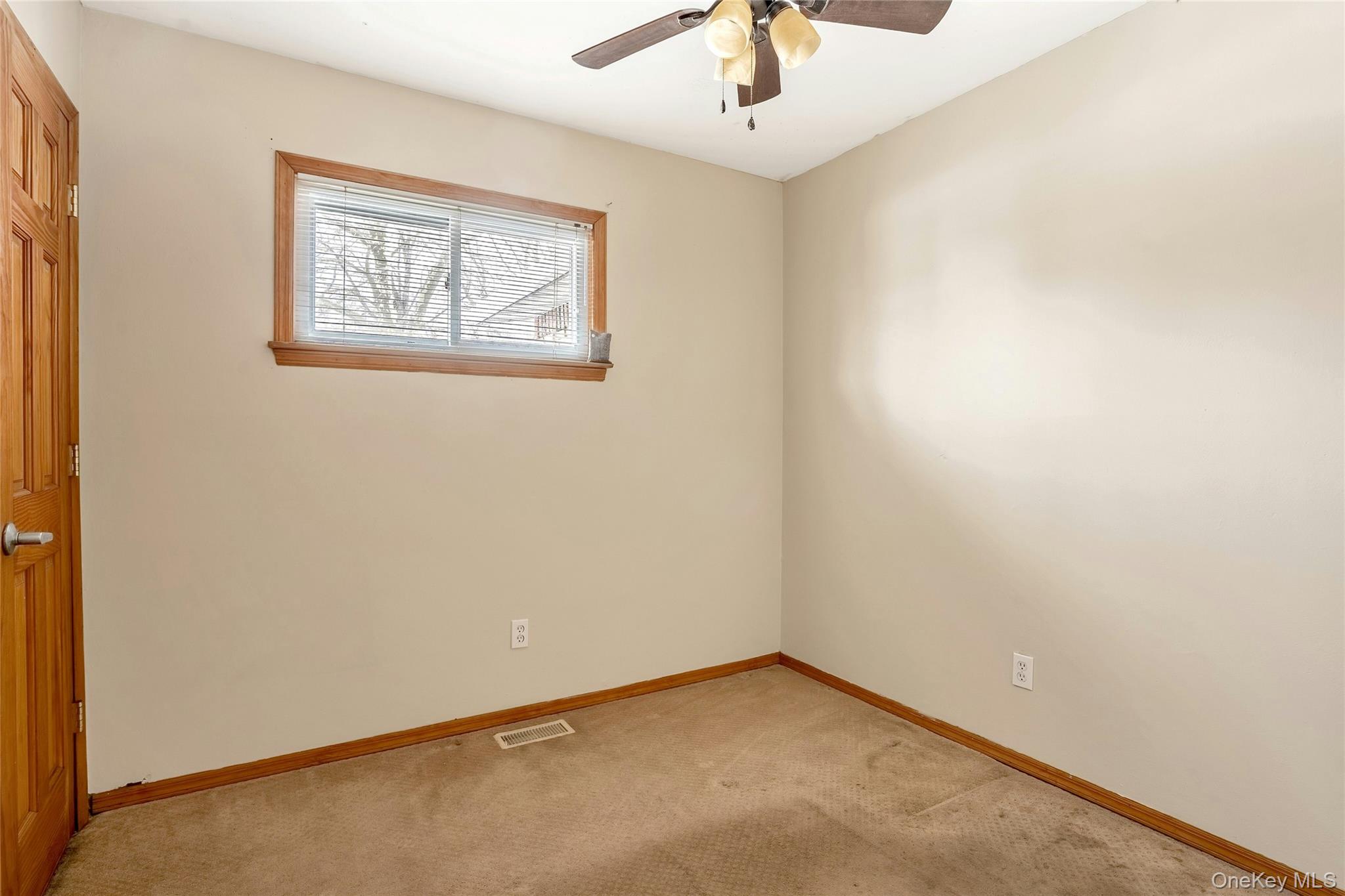 #15 photo, 195 Norma Avenue, سوفولك West Islip , NY 11795