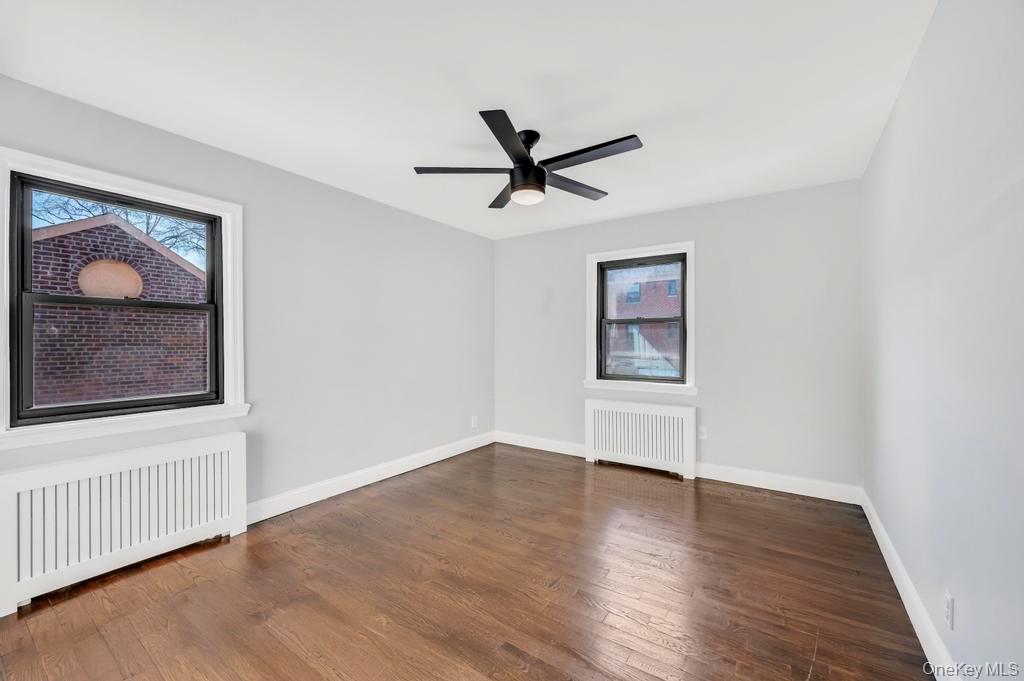 #11 photo, 220-44 73rd Avenue, كوينز Oakland Gardens , NY 11364