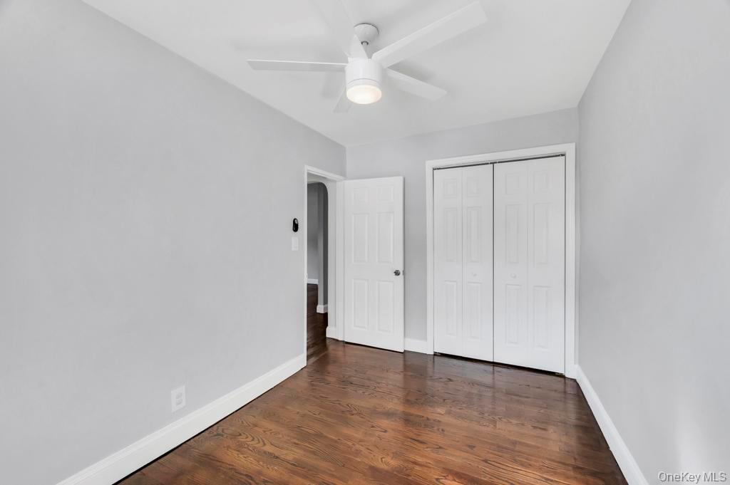 #12 photo, 220-44 73rd Avenue, كوينز Oakland Gardens , NY 11364