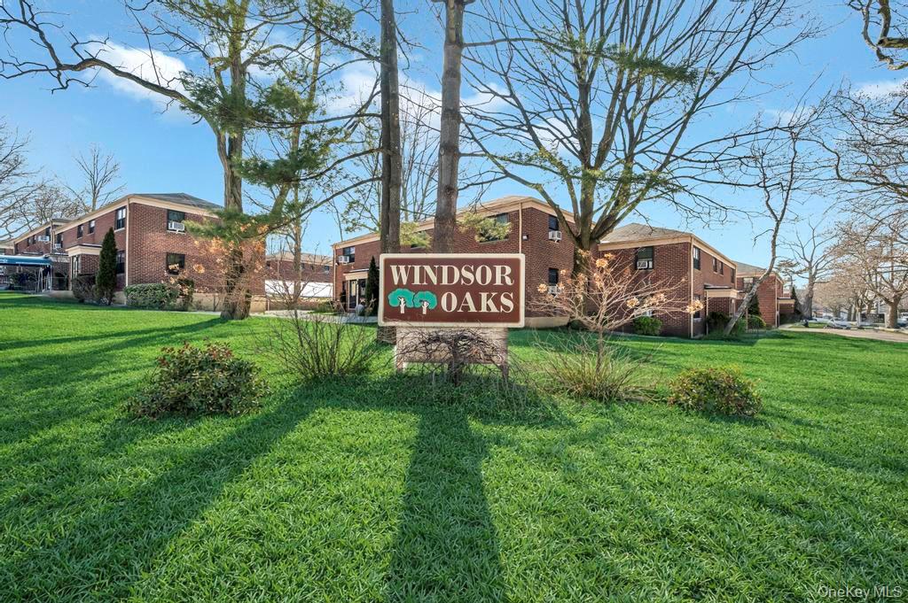 #17 photo, 220-44 73rd Avenue, كوينز Oakland Gardens , NY 11364