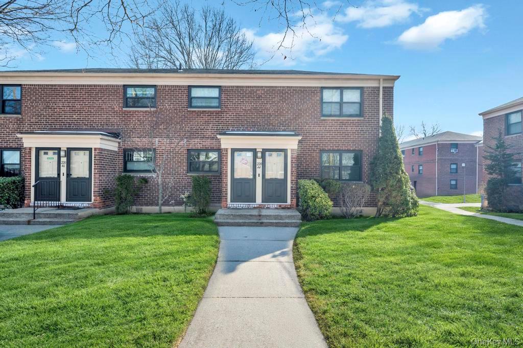 #18 photo, 220-44 73rd Avenue, كوينز Oakland Gardens , NY 11364