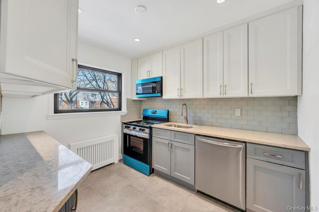 #6 photo, 220-44 73rd Avenue, كوينز Oakland Gardens , NY 11364