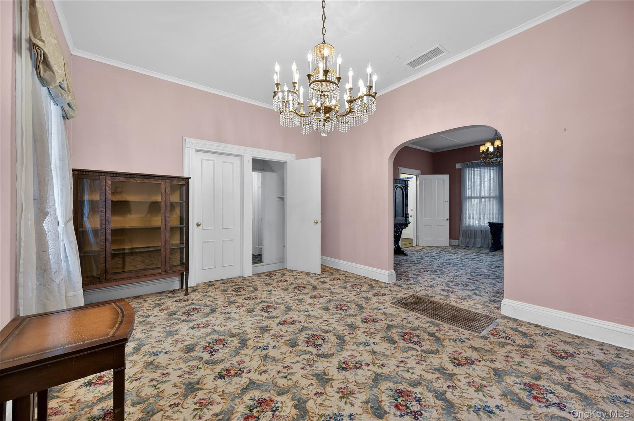 #11 photo, 863 Woodbury Road, Woodbury , NY 11797