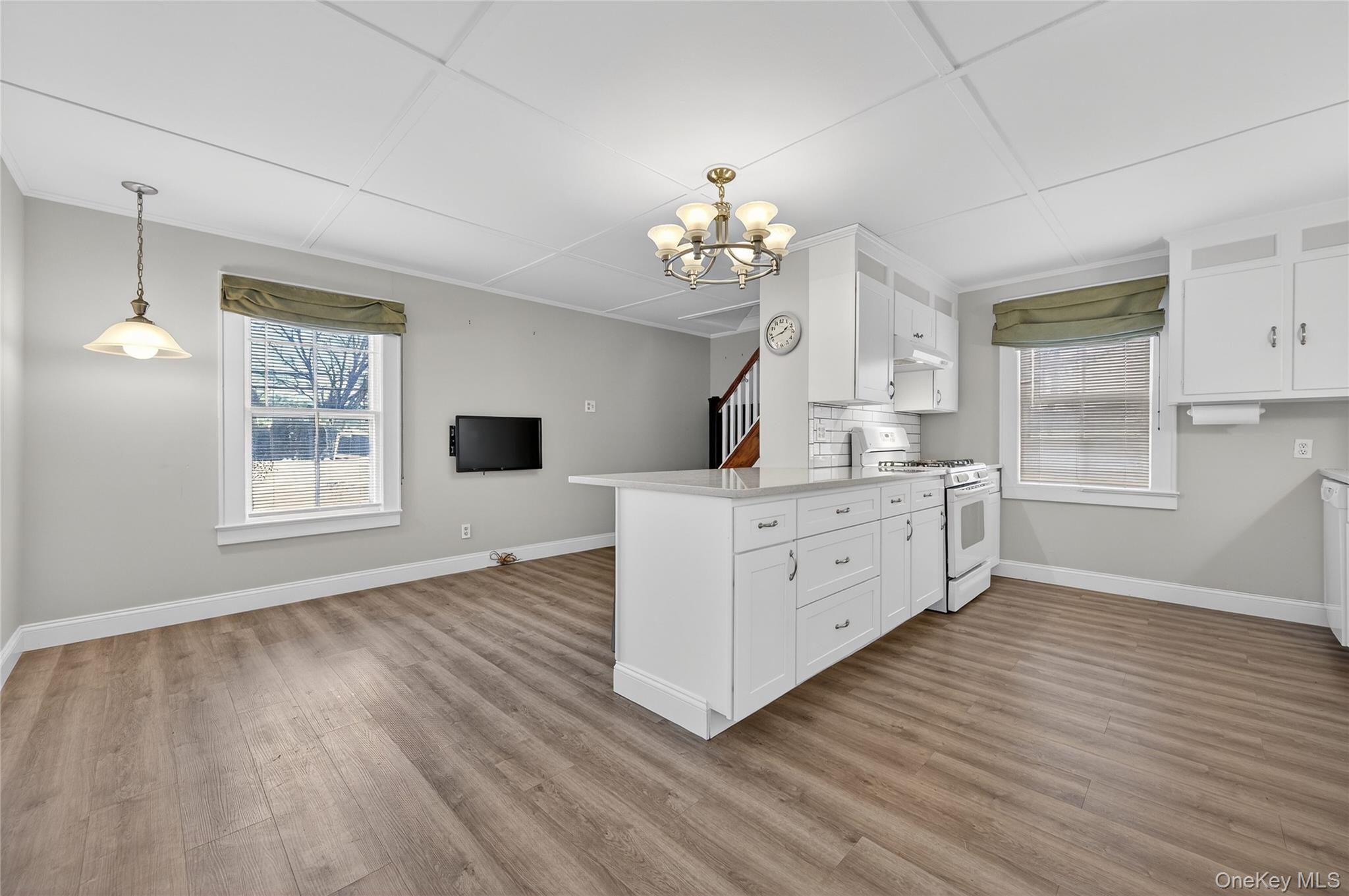 #14 photo, 863 Woodbury Road, Woodbury , NY 11797