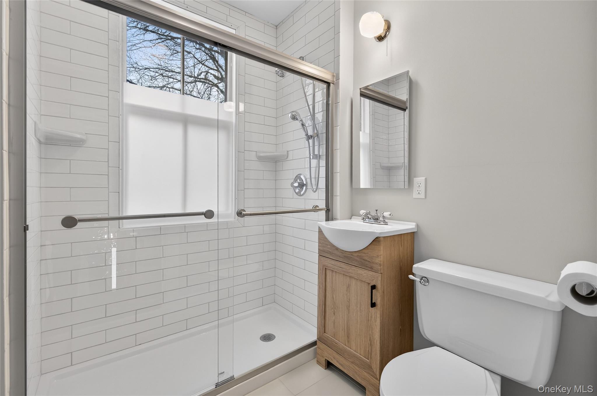 #17 photo, 863 Woodbury Road, Woodbury , NY 11797