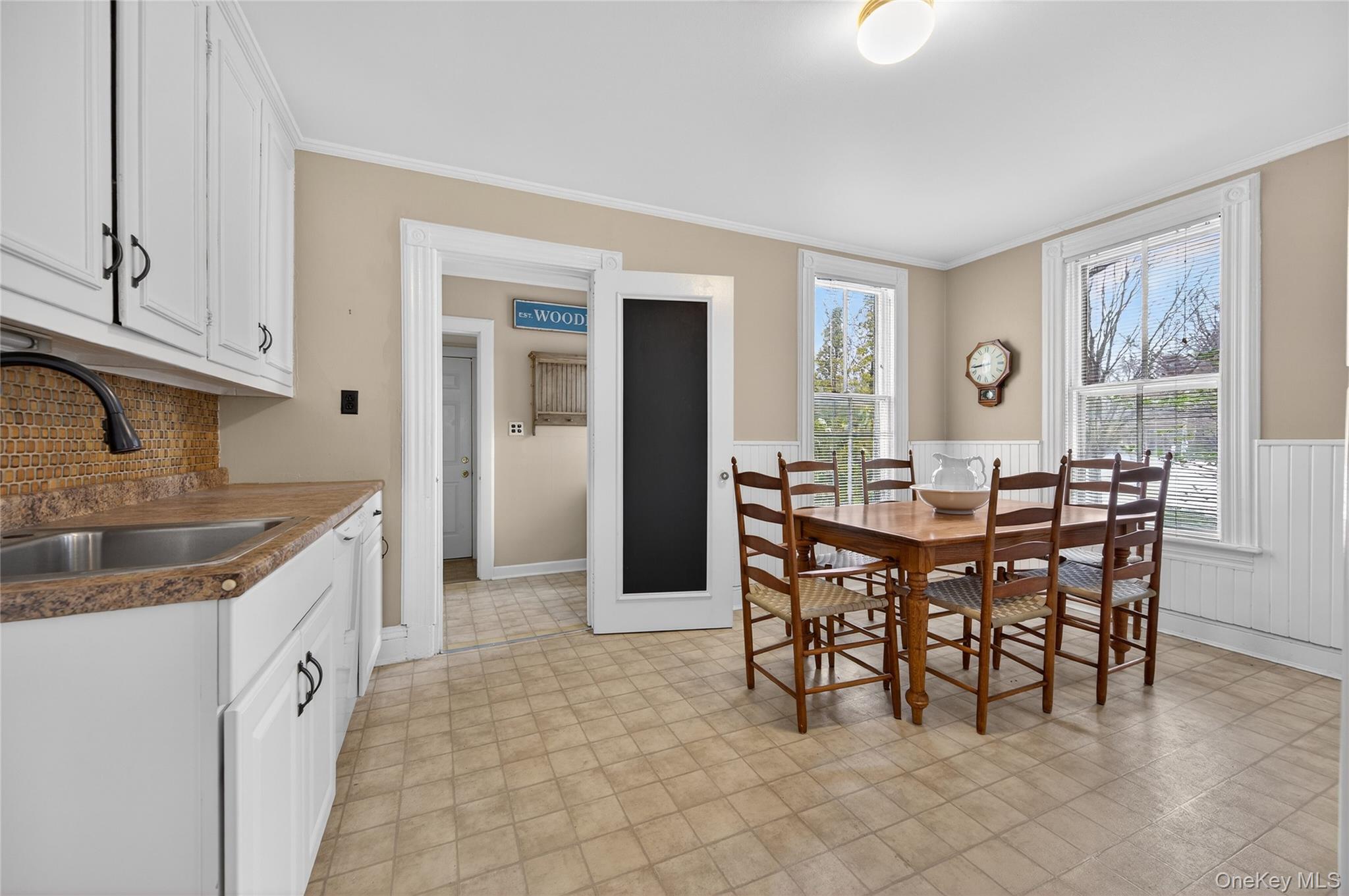 #7 photo, 863 Woodbury Road, Woodbury , NY 11797