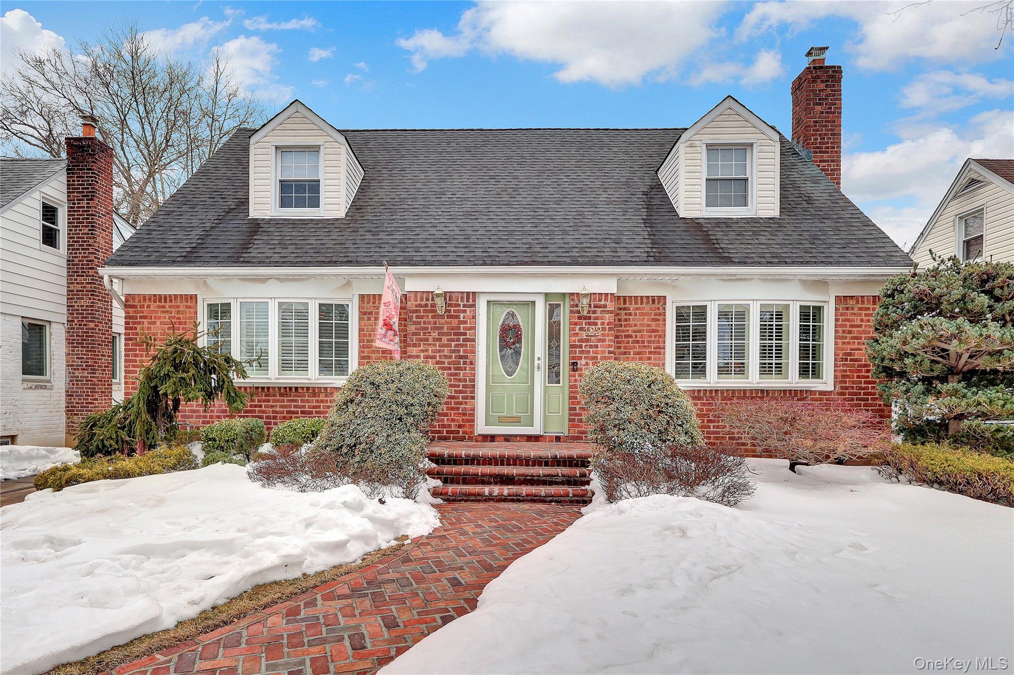 #1 photo, 122 Laurel Drive, New Hyde Park , NY 11040