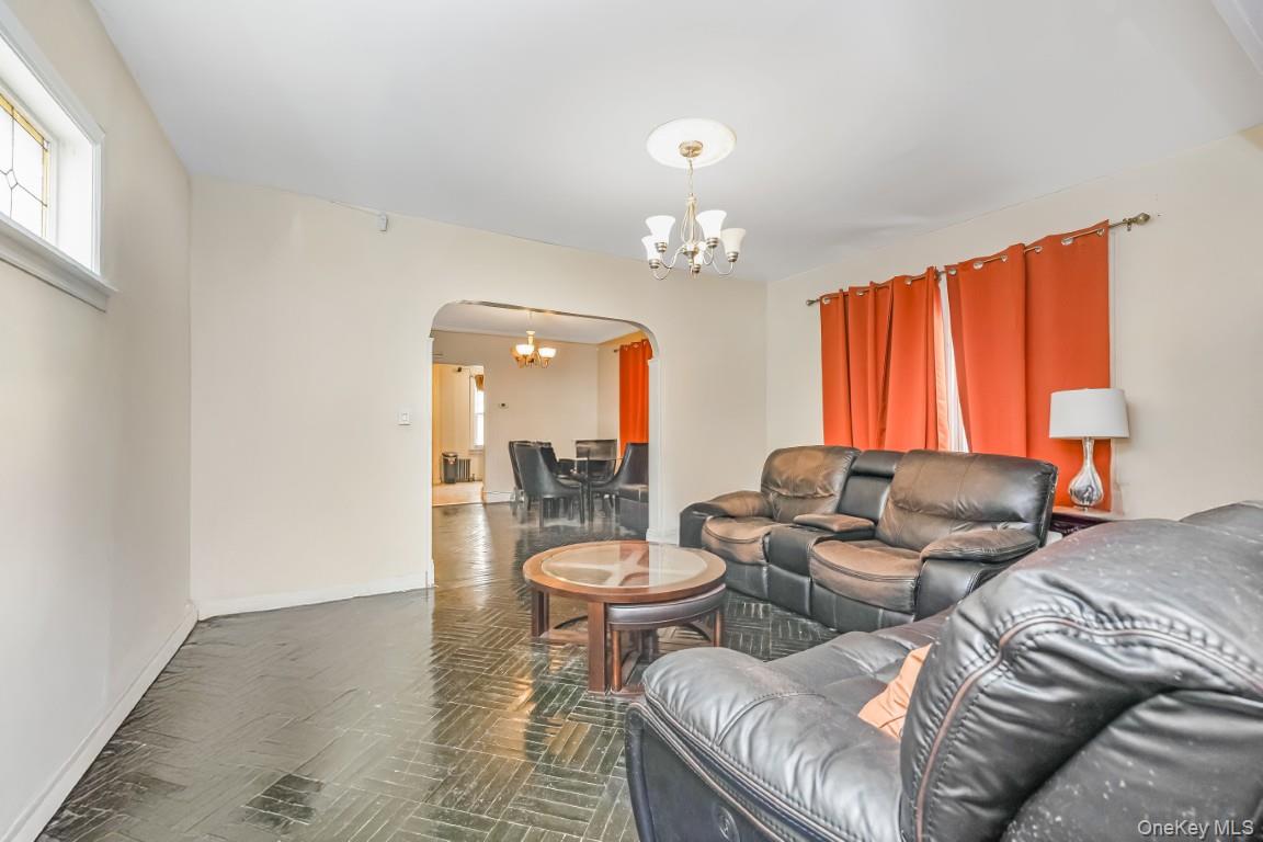 #4 photo, 117-37 193rd Street, Saint Albans , NY 11412