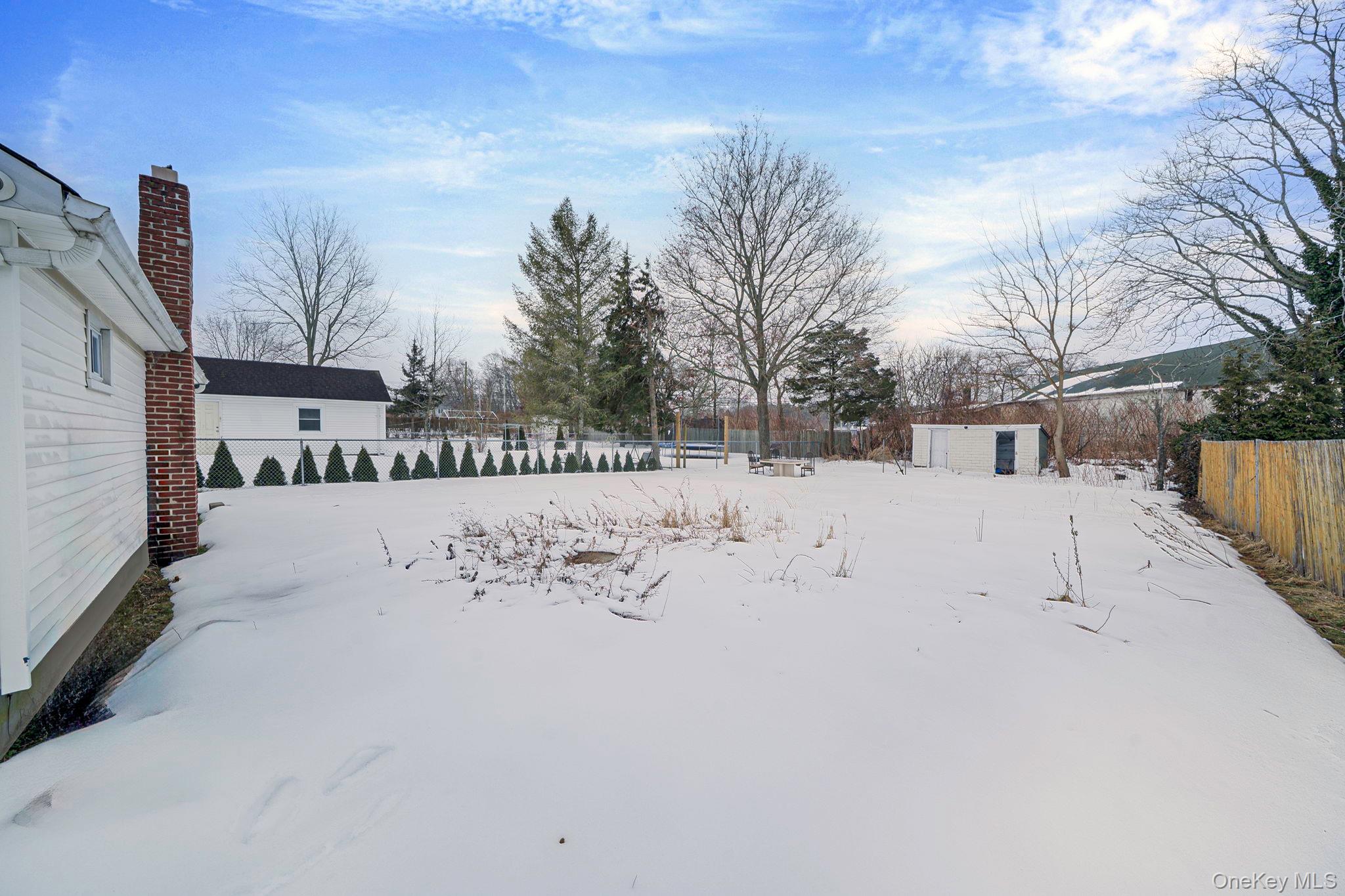 #17 photo, 1049 Woodcrest Avenue, سوفولك Riverhead , NY 11901