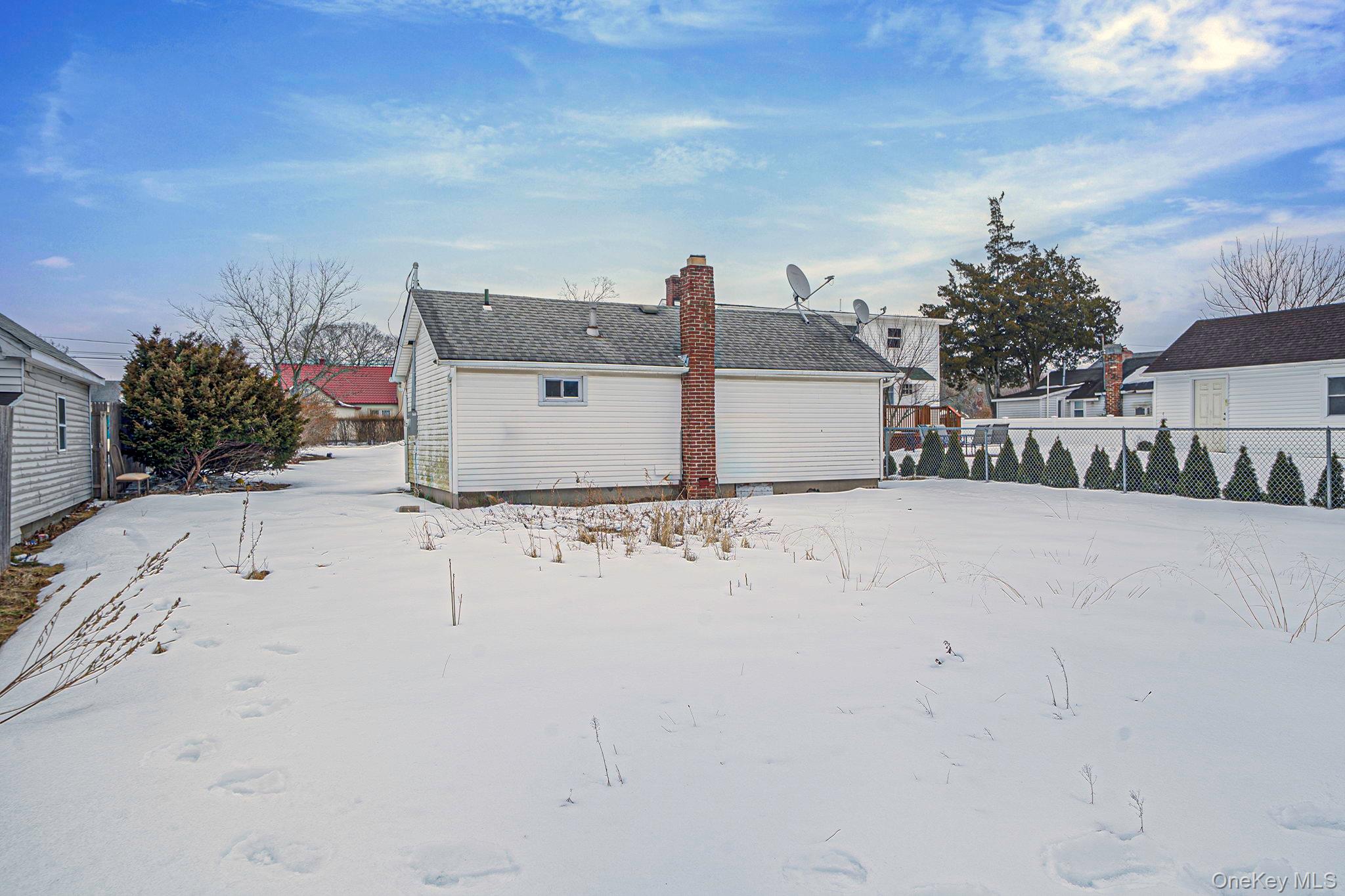 #18 photo, 1049 Woodcrest Avenue, سوفولك Riverhead , NY 11901