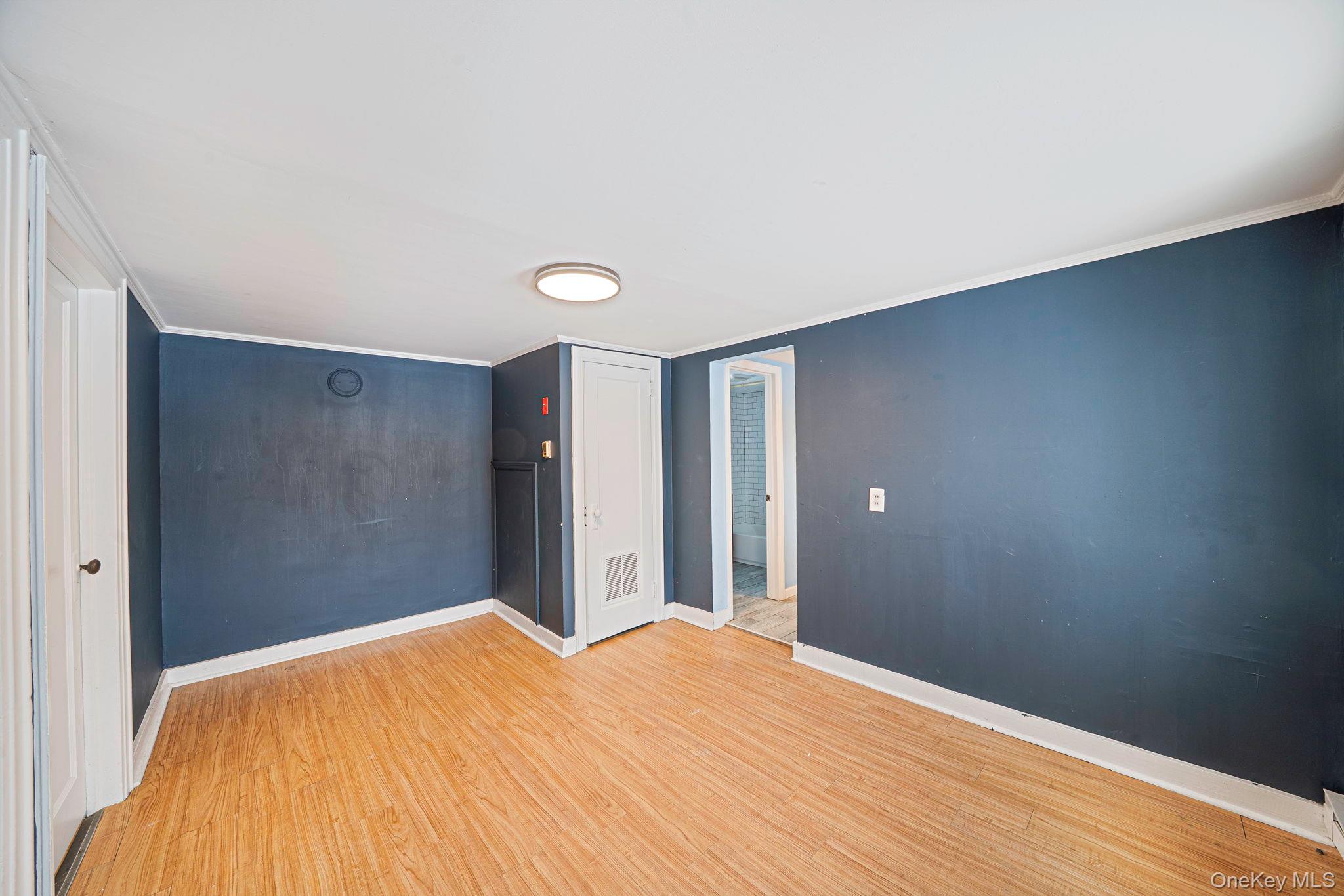 #3 photo, 1049 Woodcrest Avenue, سوفولك Riverhead , NY 11901