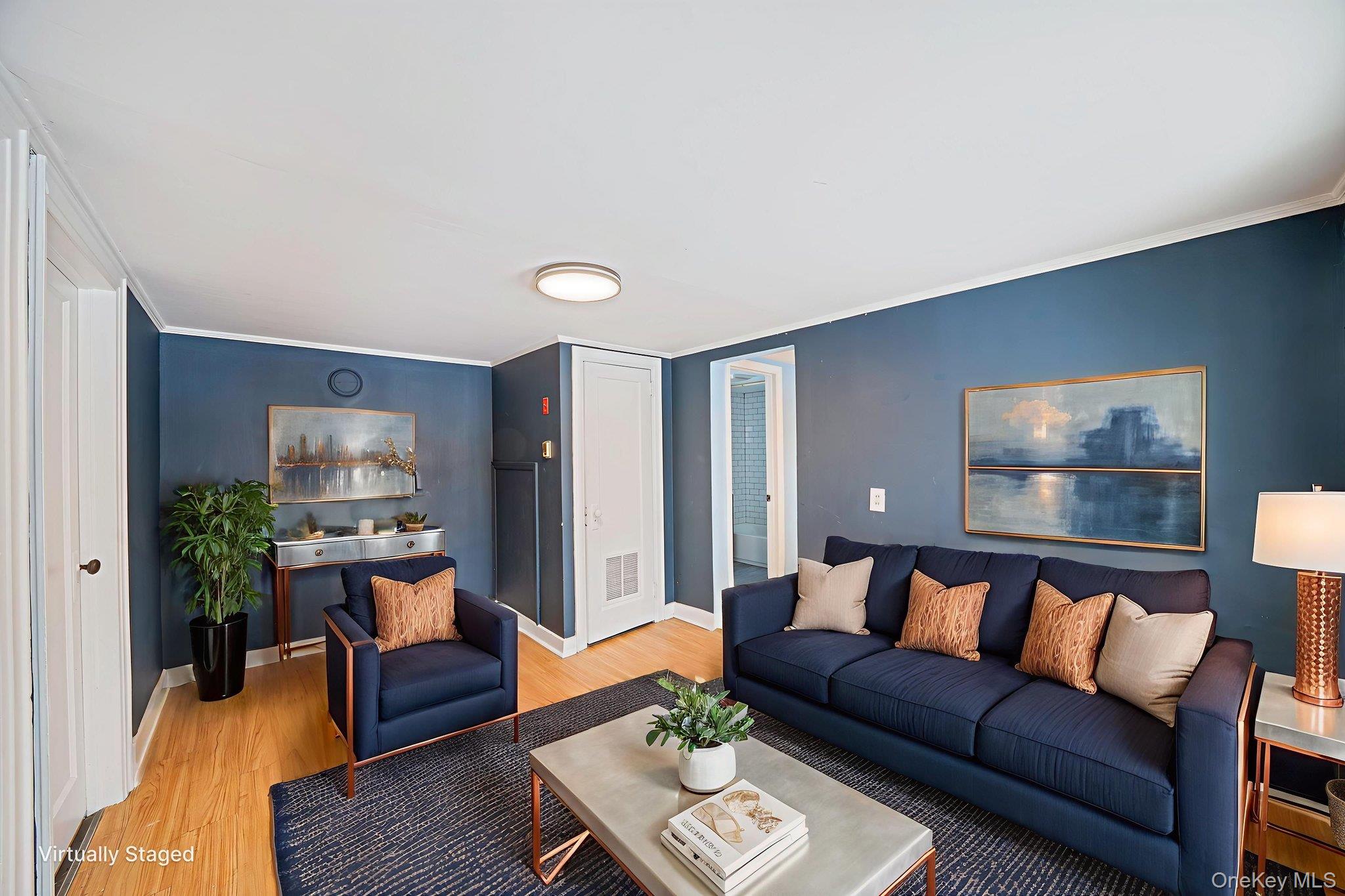 #4 photo, 1049 Woodcrest Avenue, سوفولك Riverhead , NY 11901