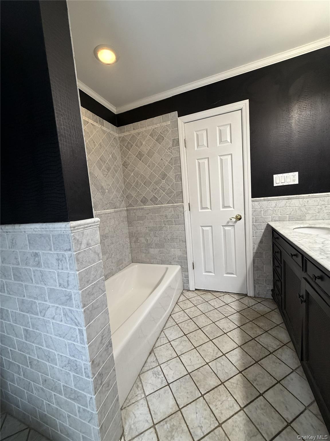 #19 photo, 31 Upper Sheep Pasture Road, East Setauket , NY 11733