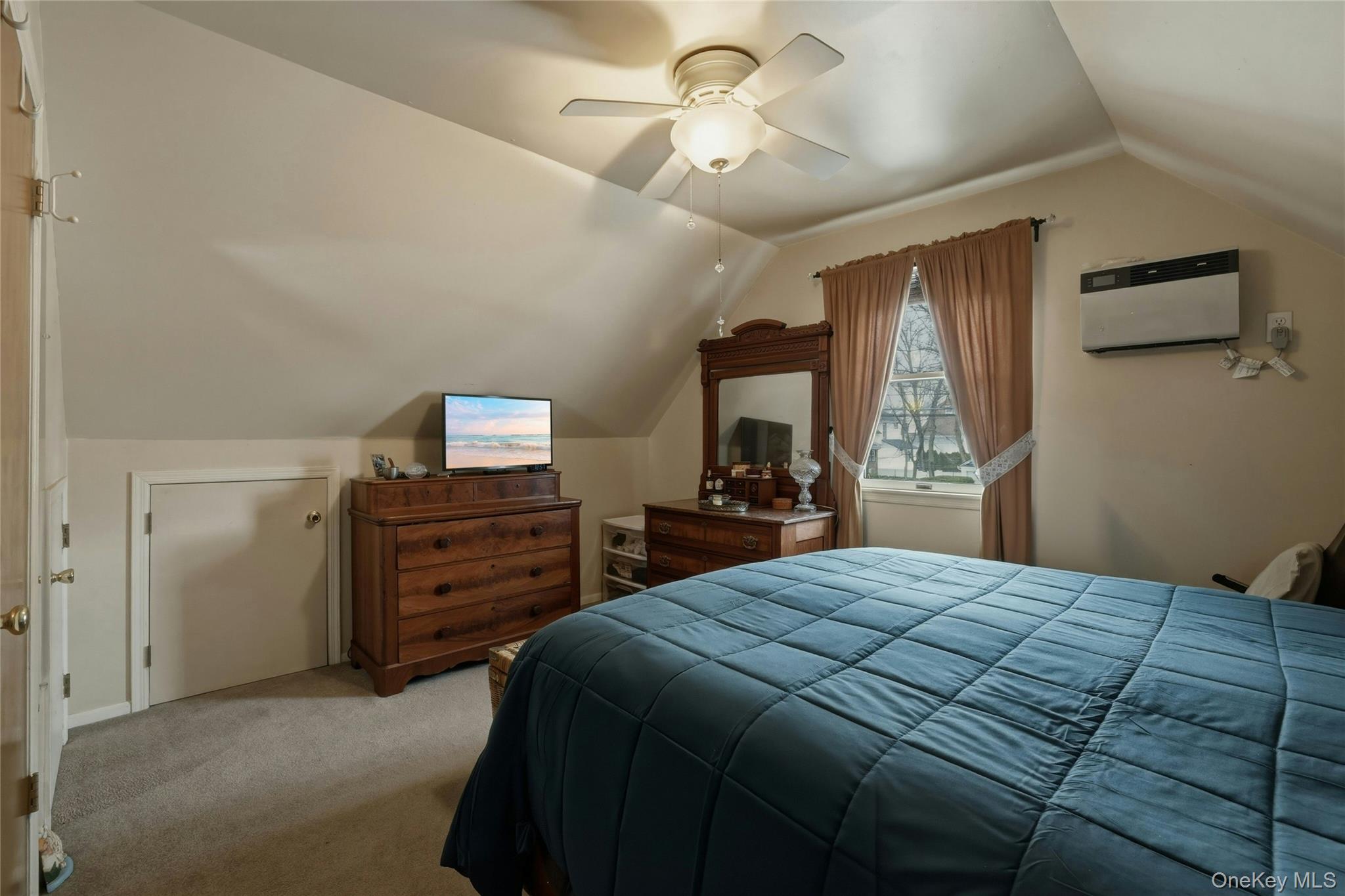 #16 photo, 348 Carnation Avenue, Floral Park , NY 11001