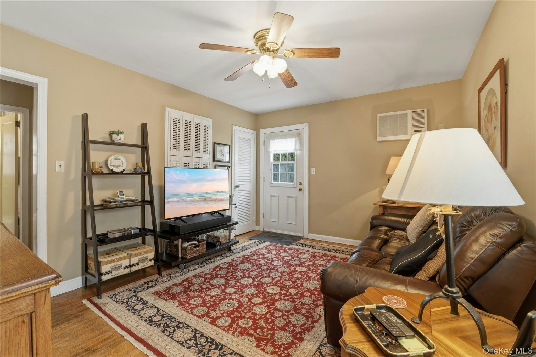 #8 photo, 348 Carnation Avenue, Floral Park , NY 11001