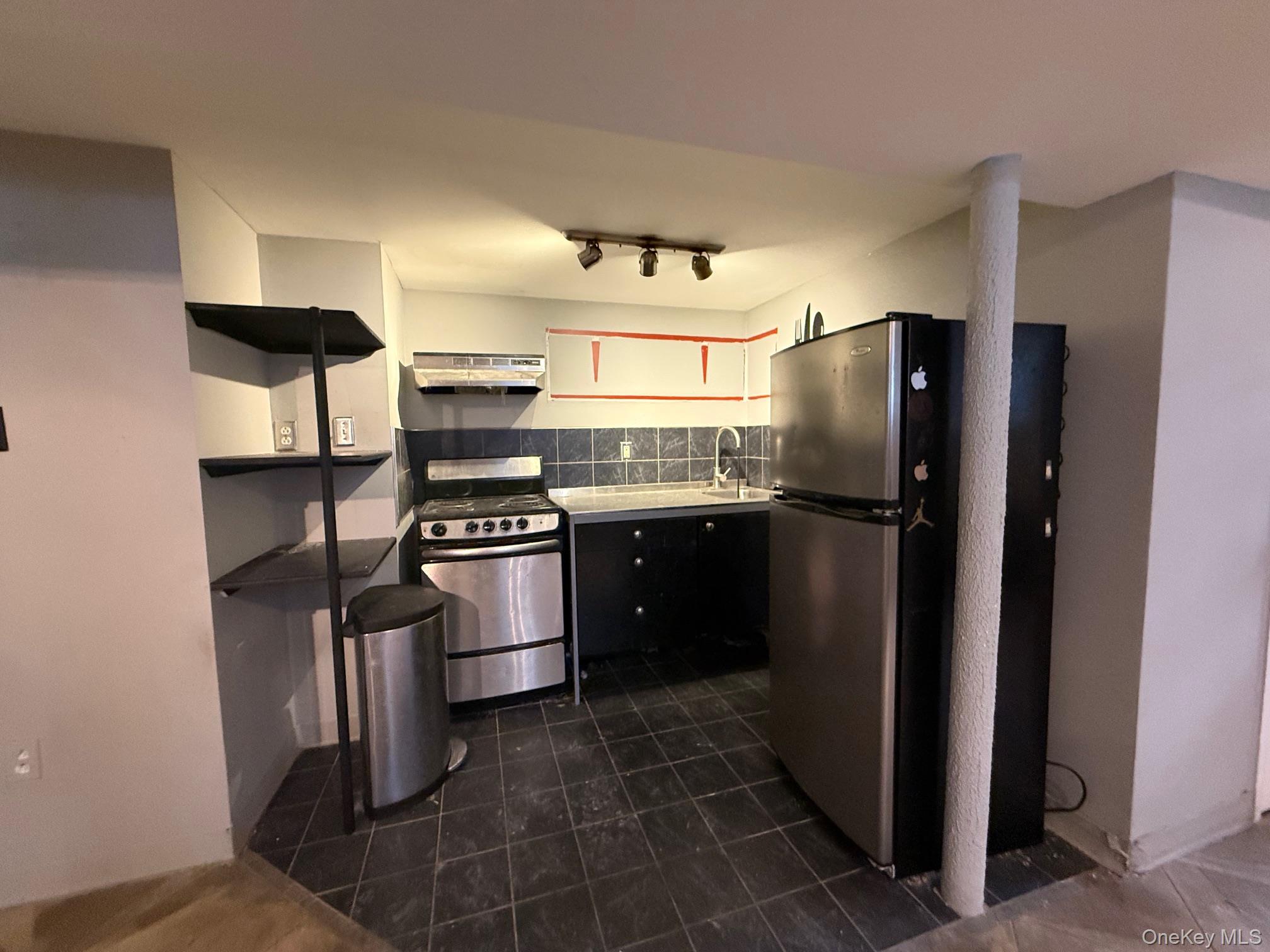 #8 photo, 16-33 Weirfield Street, Ridgewood , NY 11385