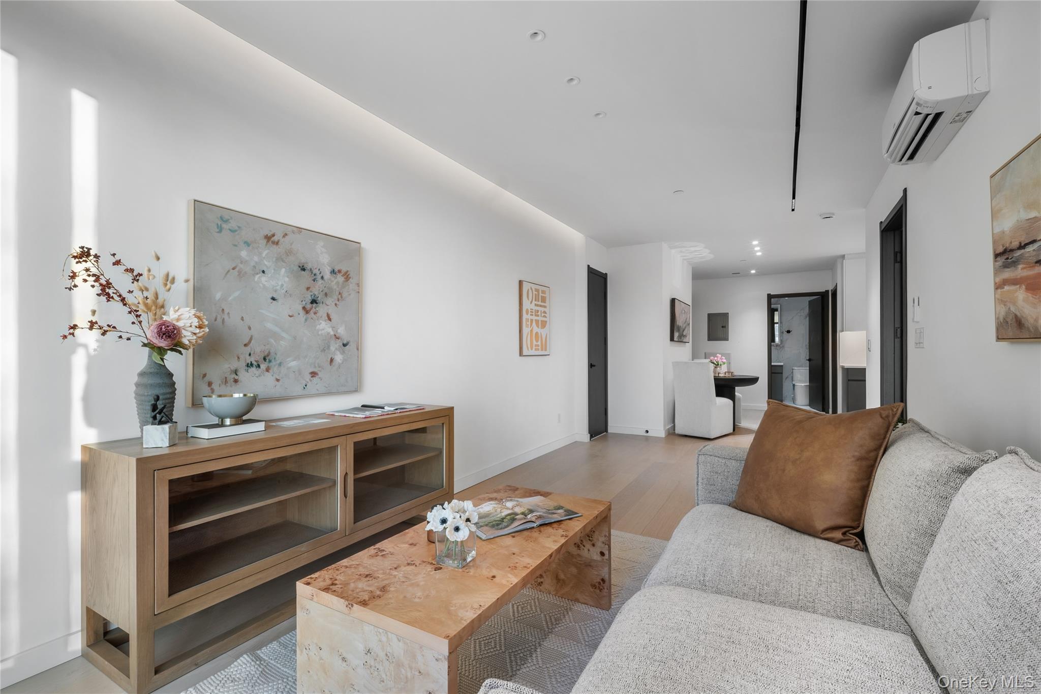 #15 photo, 108-15 72nd Avenue, कुईंस Forest Hills , NY 11375