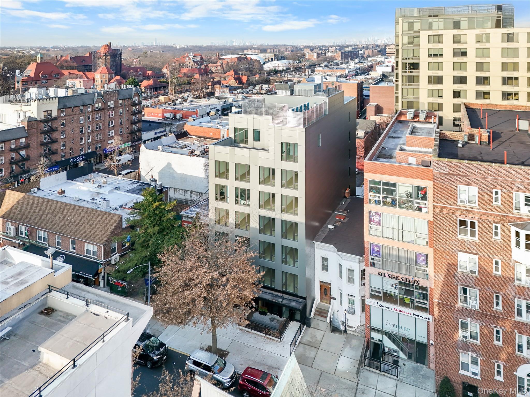 #3 photo, 108-15 72nd Avenue, कुईंस Forest Hills , NY 11375