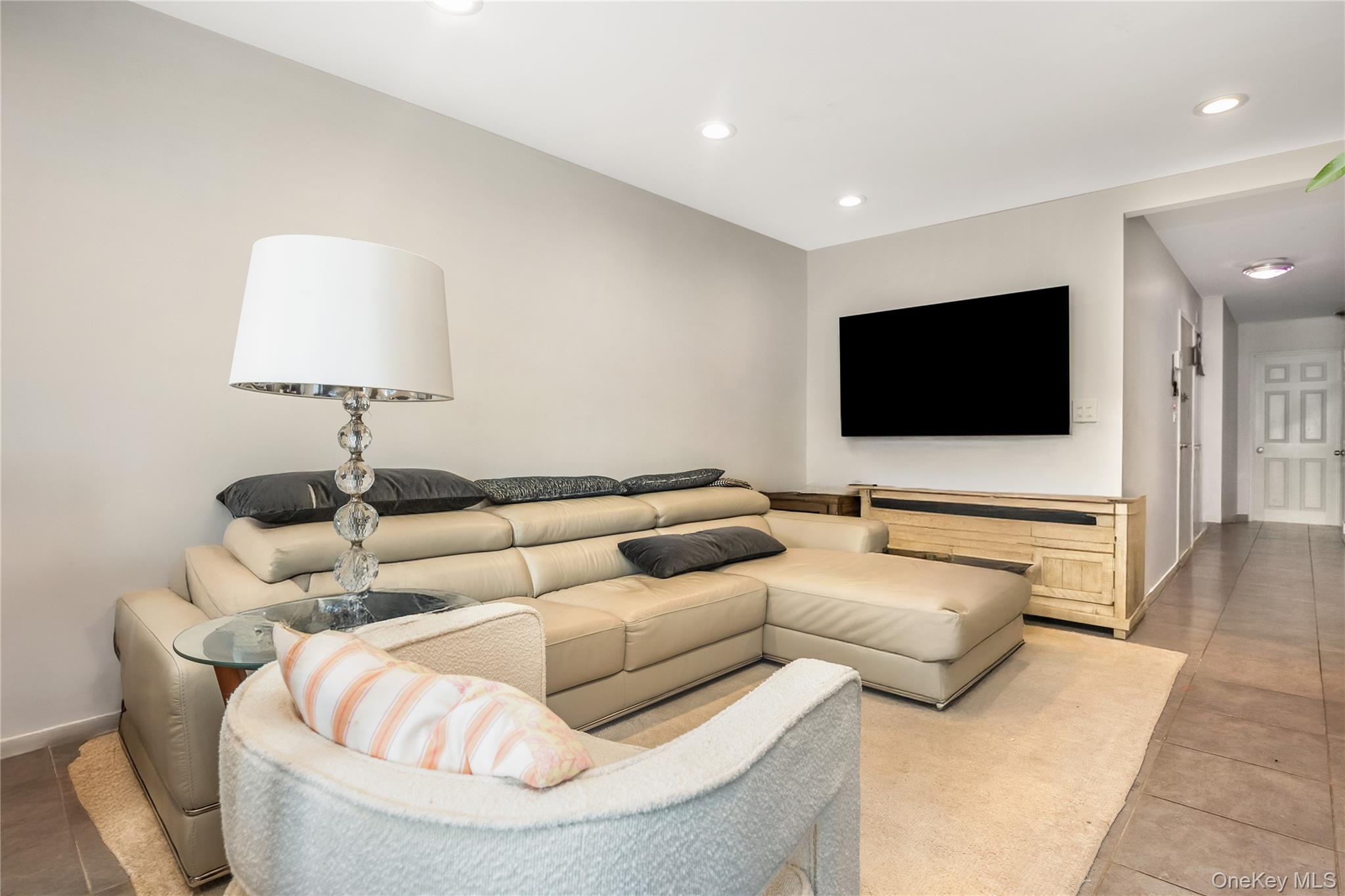 #10 photo, 7159 58th Road, קווינס Maspeth , NY 11378