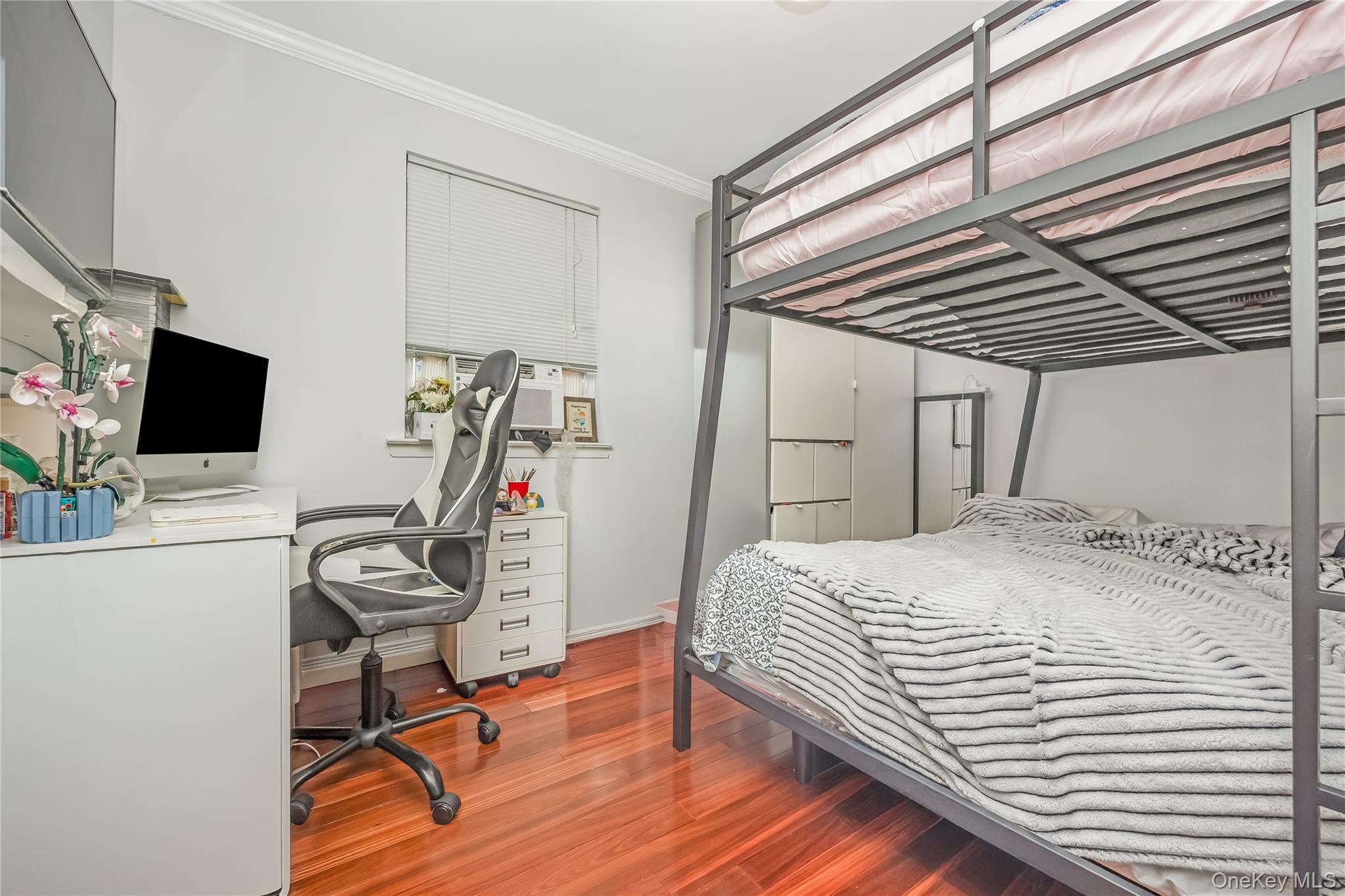 #16 photo, 7159 58th Road, קווינס Maspeth , NY 11378