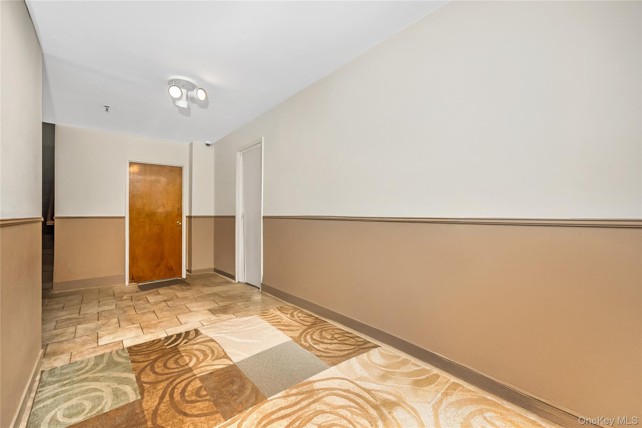 #2 photo, 7159 58th Road, קווינס Maspeth , NY 11378