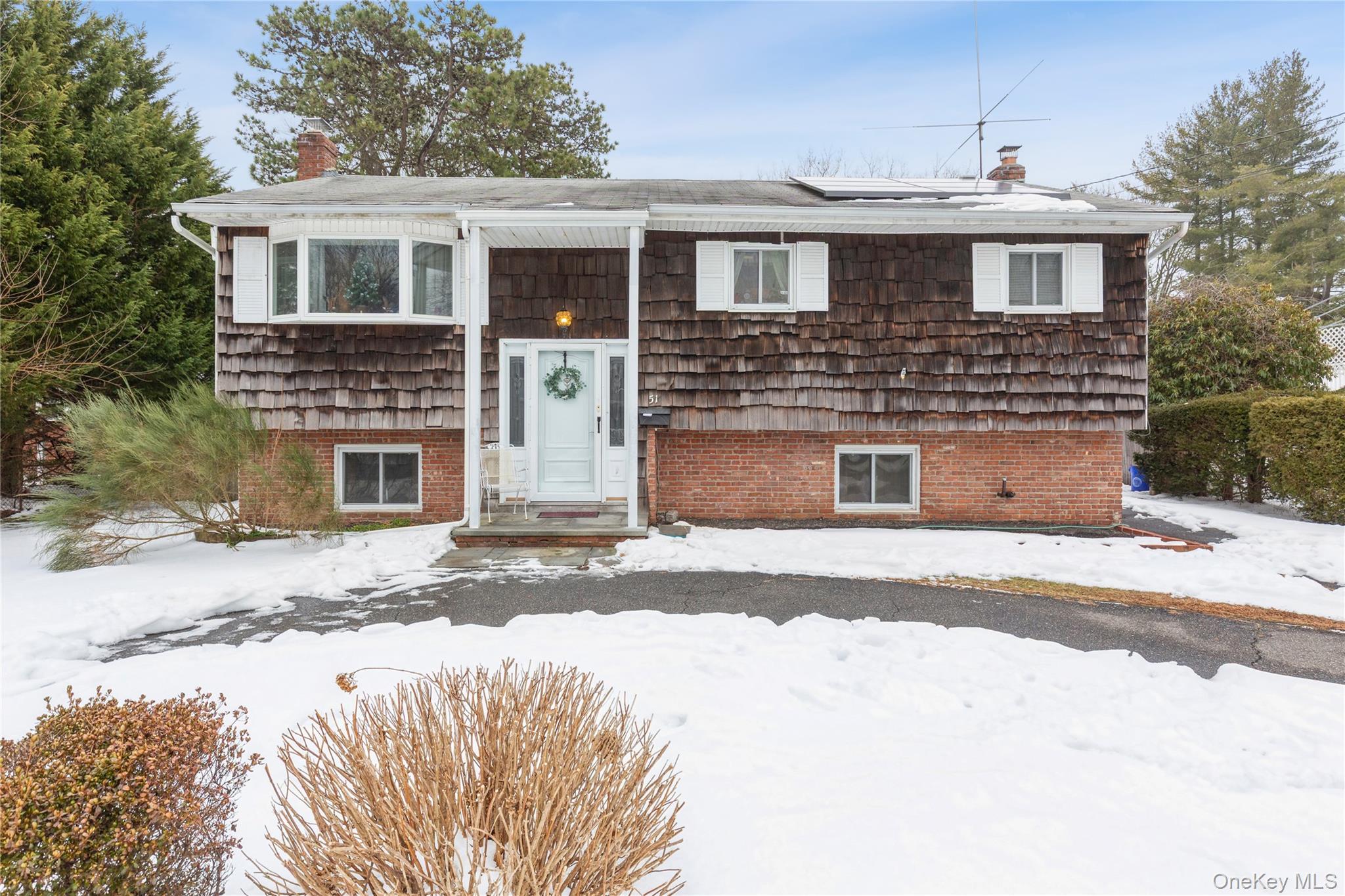 #1 photo, 51 Forest Avenue, 東長島 West Babylon , NY 11704