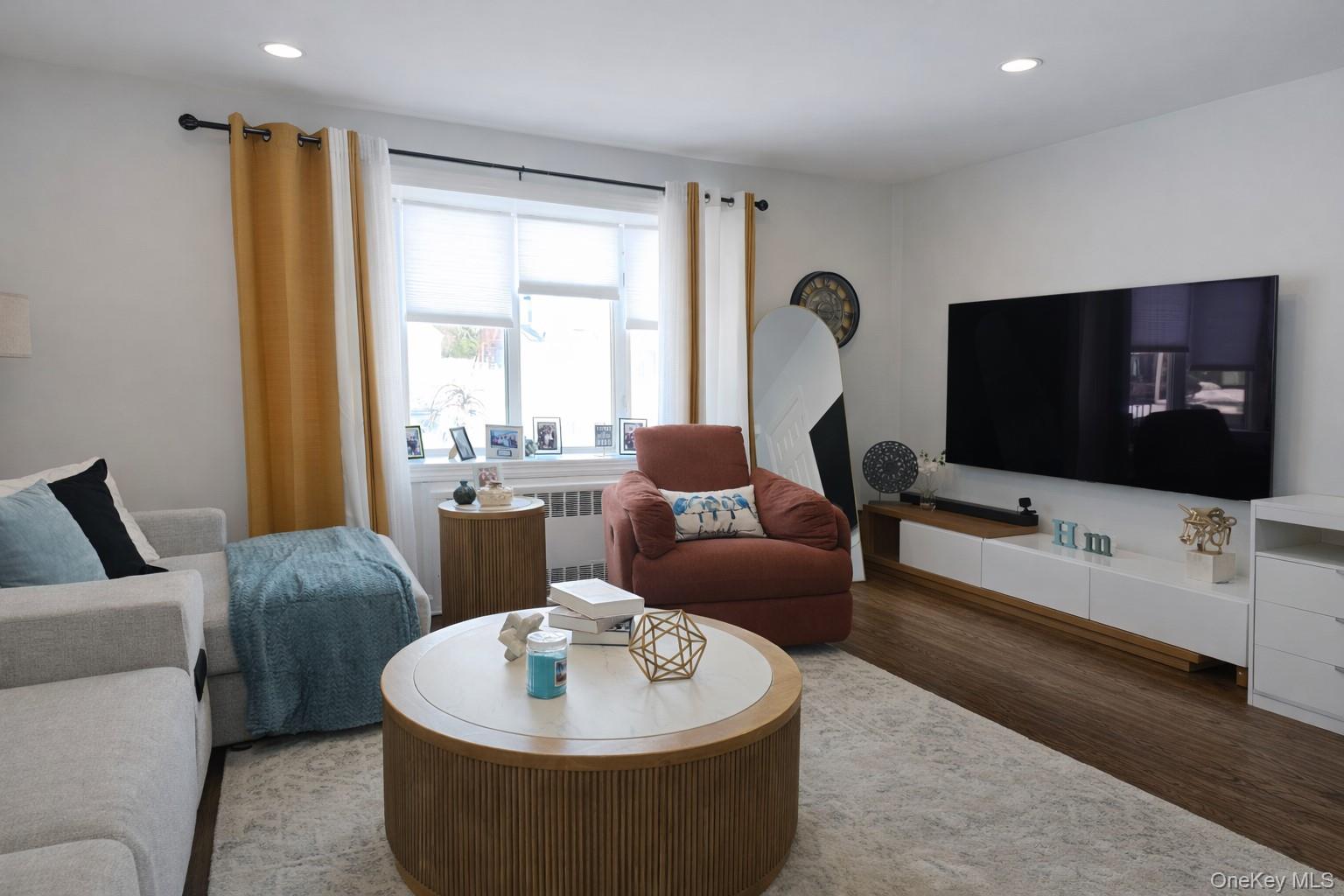 #3 photo, 181 Barrymore Boulevard, Franklin Square , NY 11010