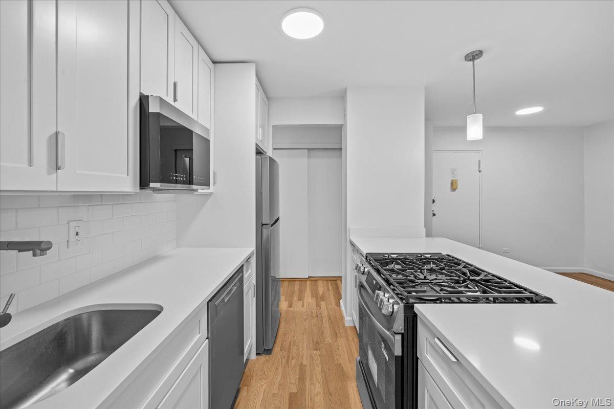 #10 photo, 5425 Valles Avenue, برونكس Bronx , NY 10471