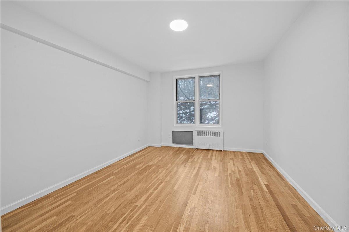 #12 photo, 5425 Valles Avenue, برونكس Bronx , NY 10471