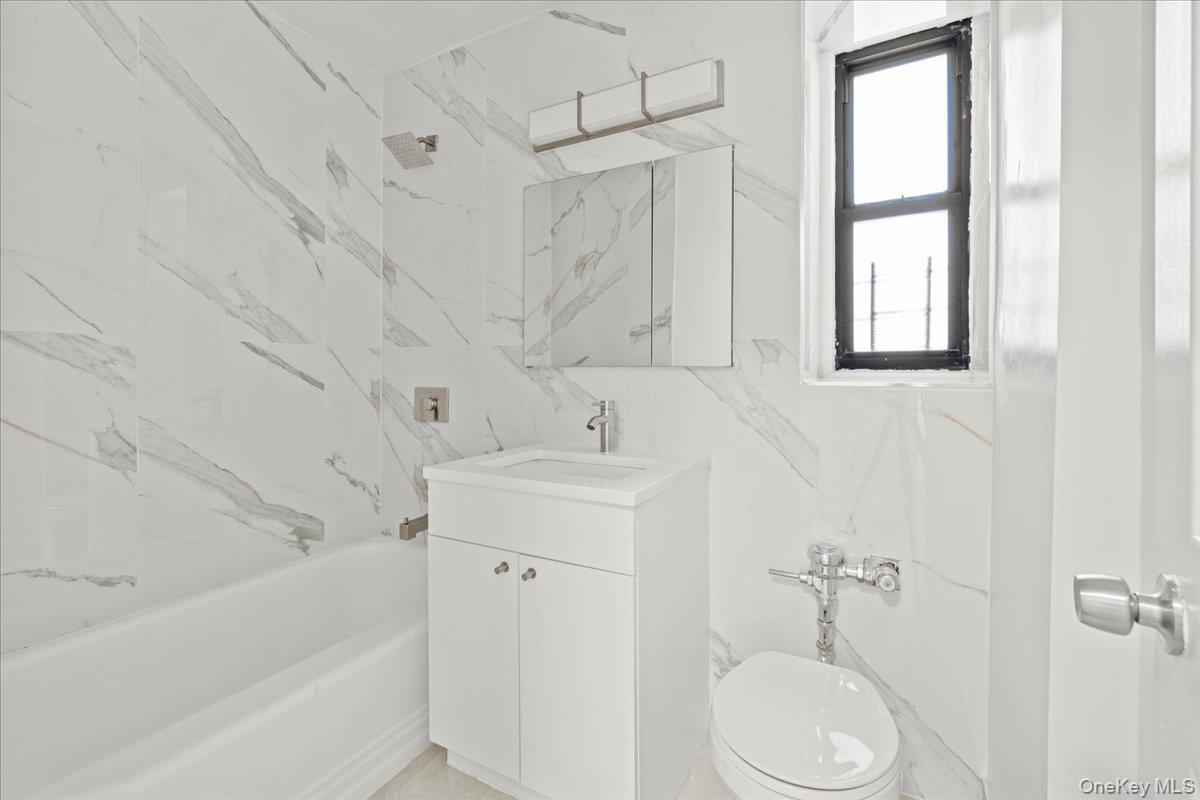 #11 photo, 3260 Netherland Avenue, Bronx , NY 10463