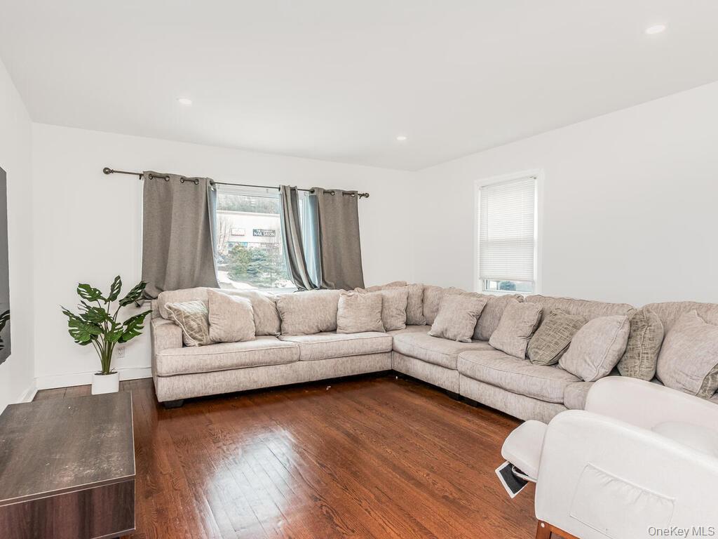 #2 photo, 2096 Central Park Avenue, Yonkers , NY 10710