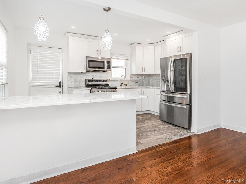 #4 photo, 2096 Central Park Avenue, Yonkers , NY 10710