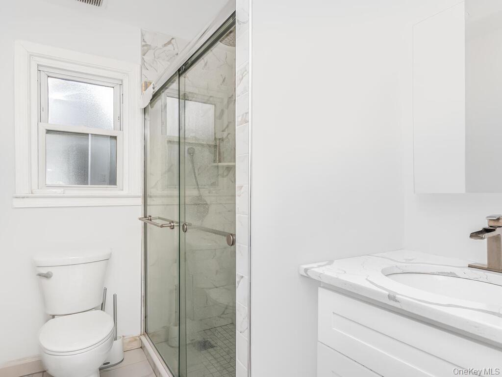 #8 photo, 2096 Central Park Avenue, Yonkers , NY 10710