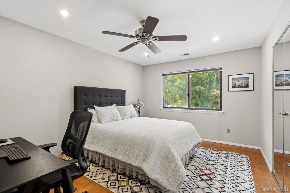 #17 photo, 8 Wimbledon Court, Jericho , NY 11753