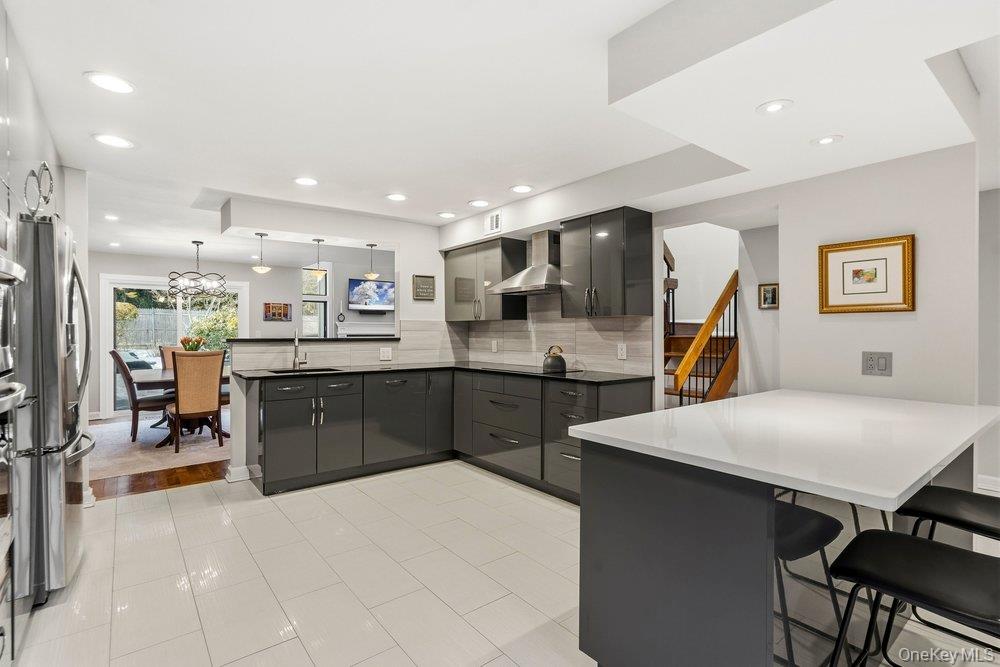 #5 photo, 8 Wimbledon Court, Jericho , NY 11753