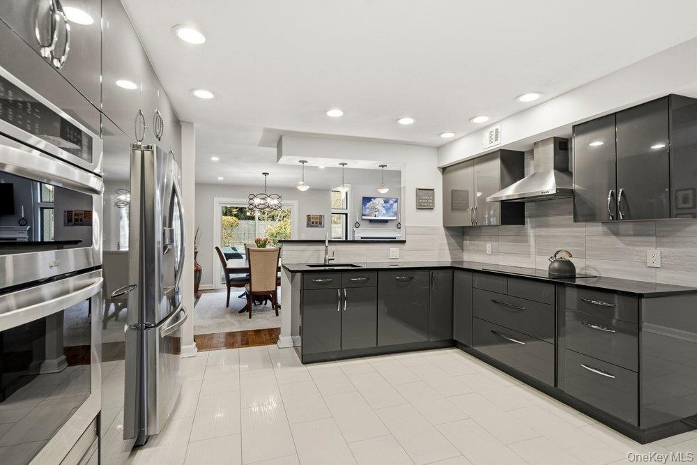 #6 photo, 8 Wimbledon Court, Jericho , NY 11753