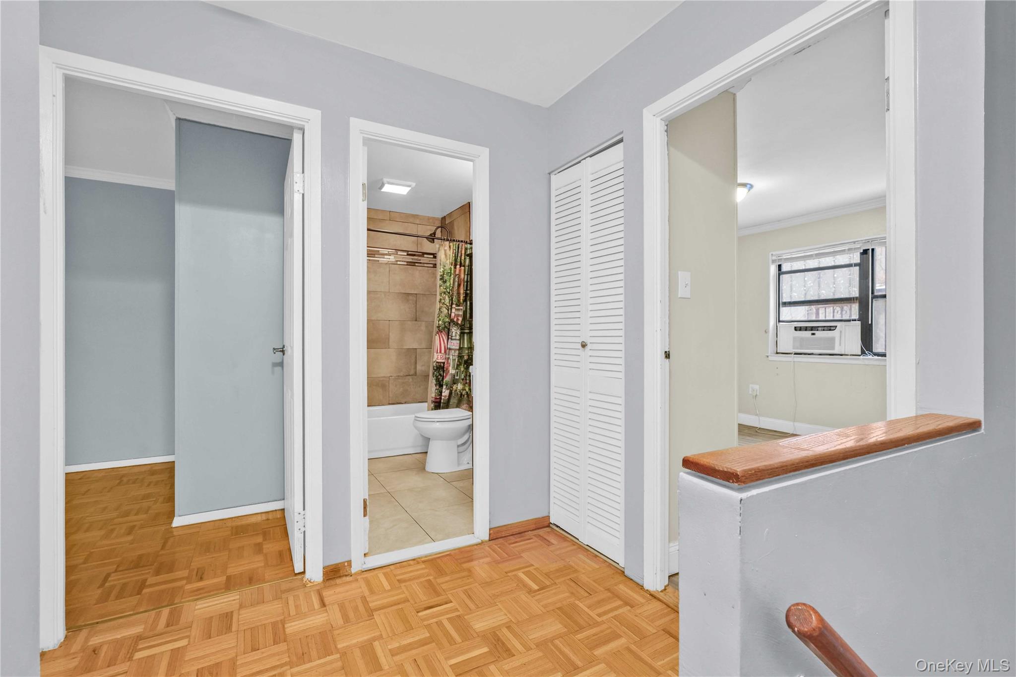 #11 photo, 686 Saint Anns Avenue, Bronx , NY 10455