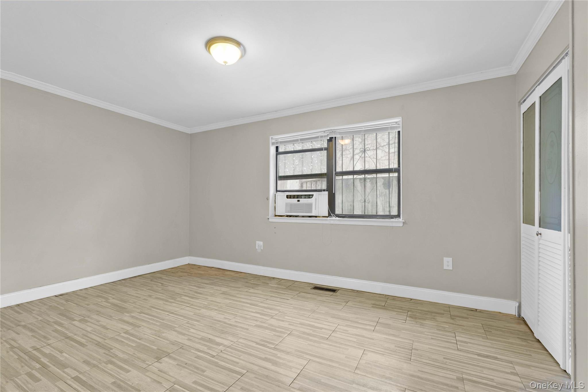 #15 photo, 686 Saint Anns Avenue, Bronx , NY 10455