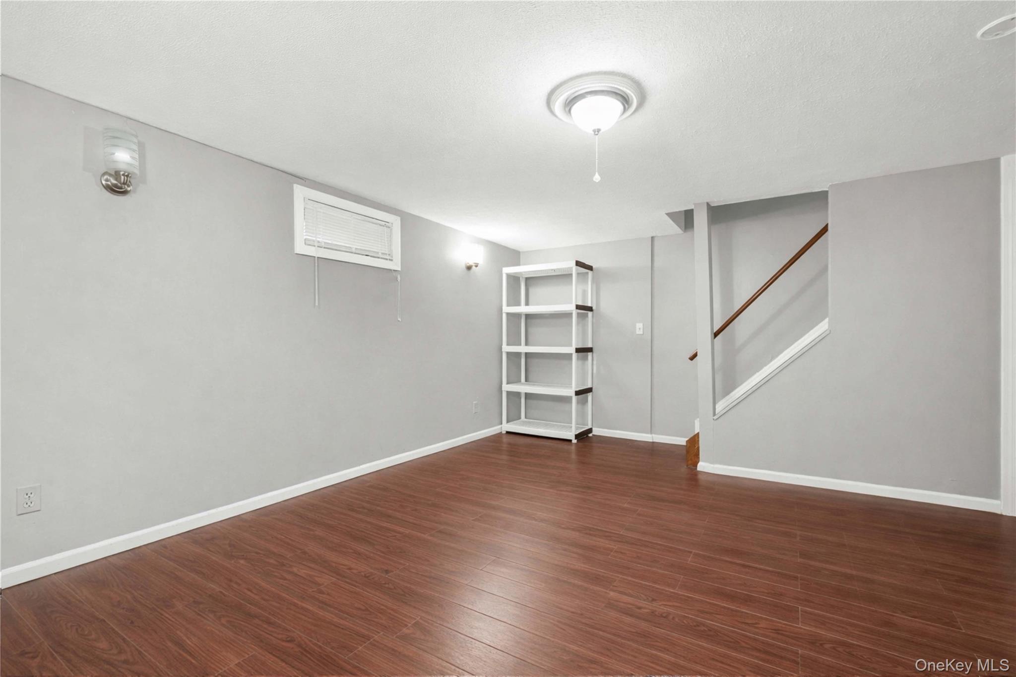 #16 photo, 686 Saint Anns Avenue, Bronx , NY 10455