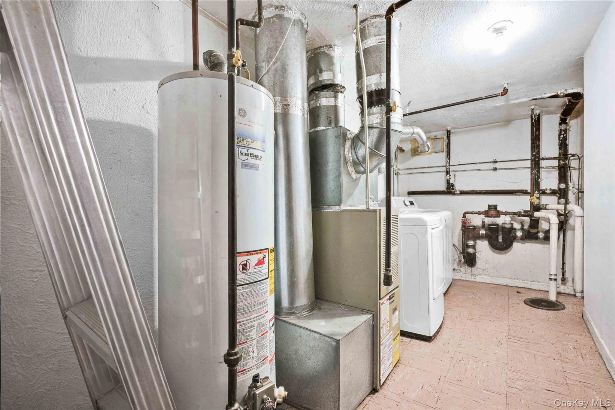 #18 photo, 686 Saint Anns Avenue, Bronx , NY 10455