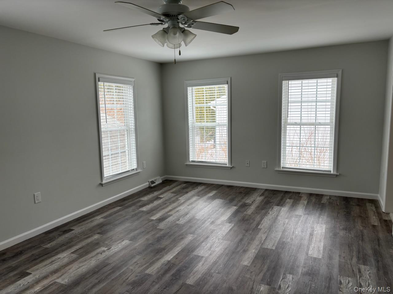 #10 photo, 1661-539 OLD COUNTRY RD, सफ़ोक काउंटी Riverhead , NY 11901